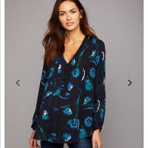 Pea in the Pod pleated blouse